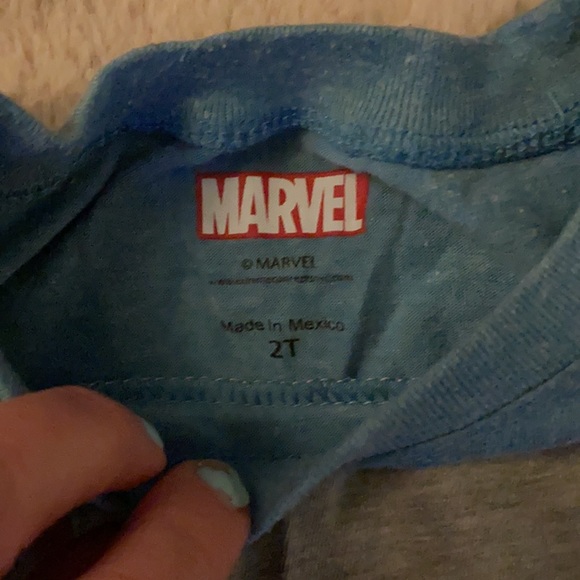 Lot of 2 boys tshirts. Size 2T. - Picture 4 of 5